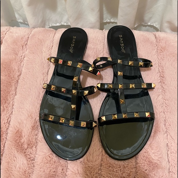 bamboo jelly sandals studded